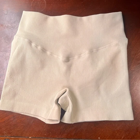 Matching Set - Picture 2 of 6